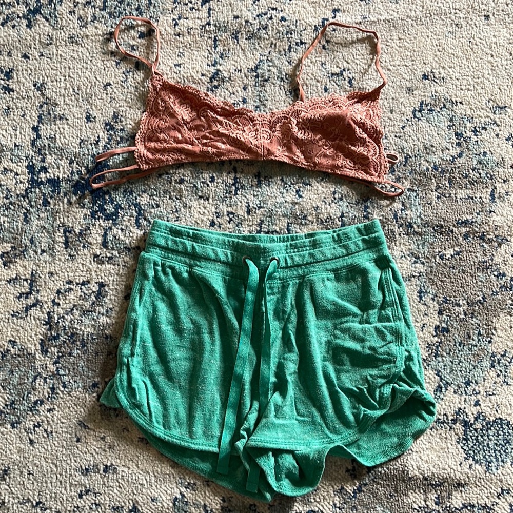 Bundle pink bra 34B & green Small shorts